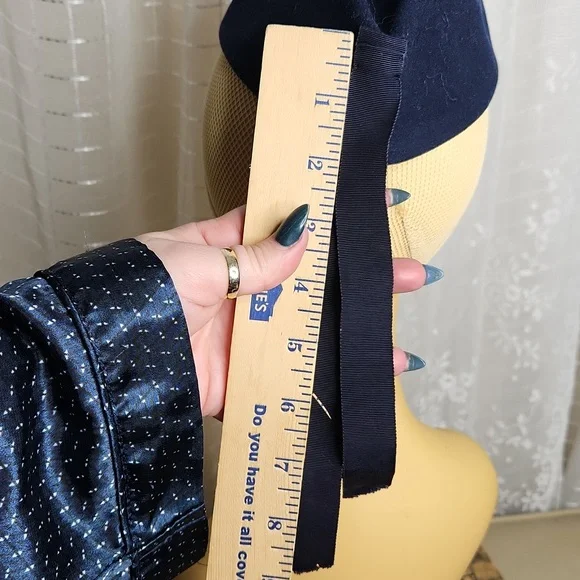 Vintage Midcentury 40s 50s navy blue felt tilt hat - Picture 5 of 8